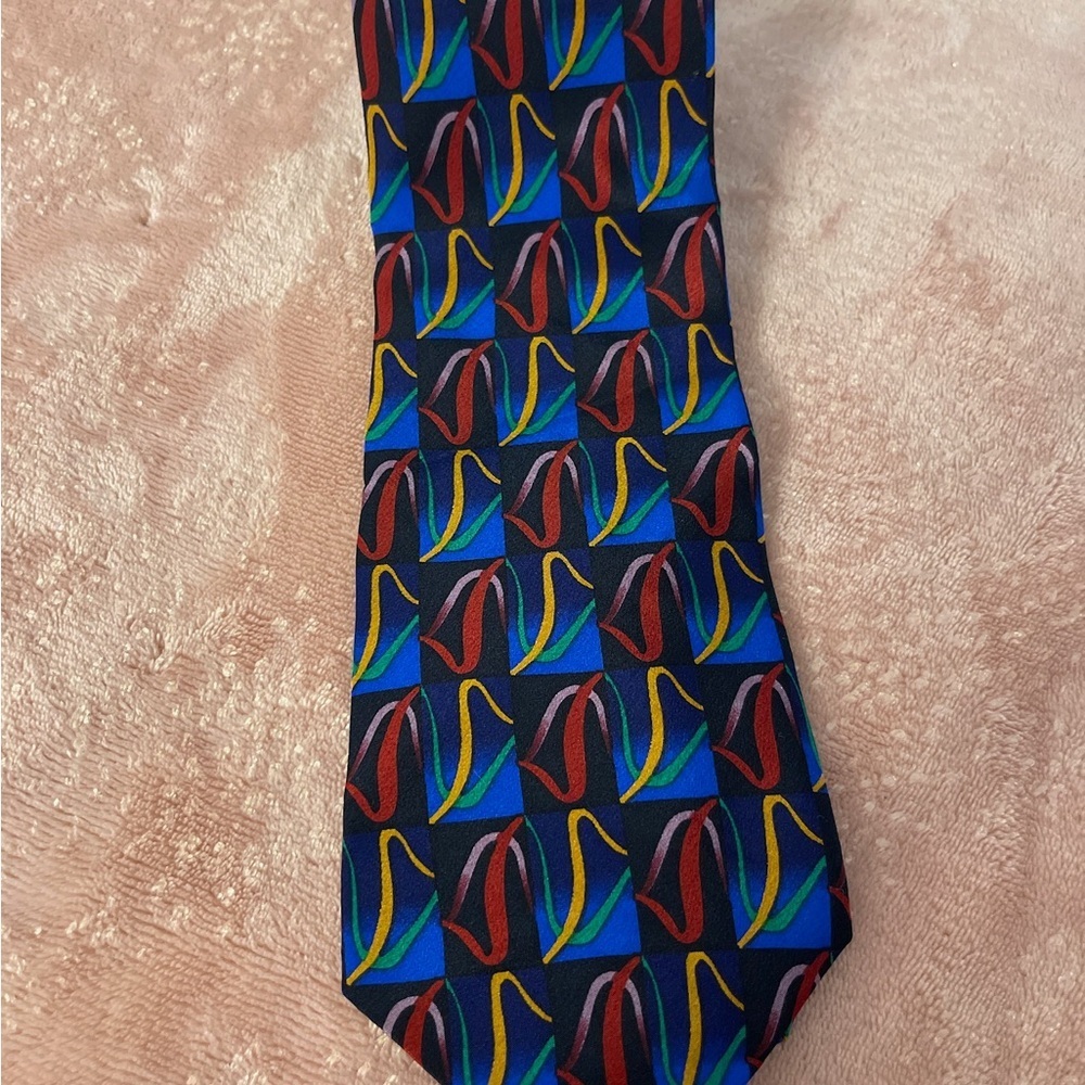 Vibrant Geometric Patterned Tie
